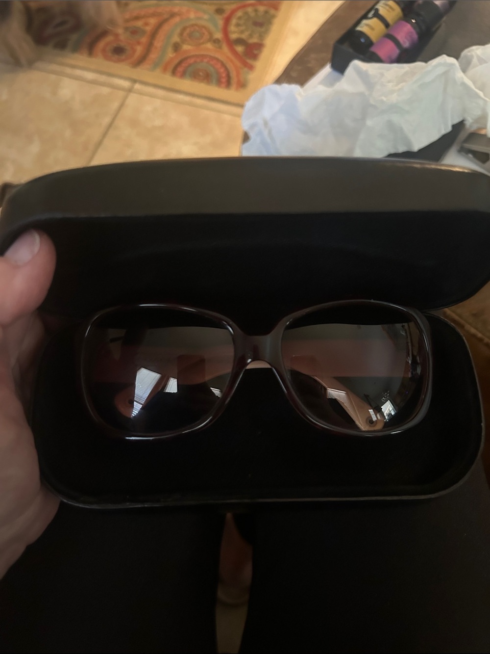 Coach Women's Sunglasses - Brown Frame with Brown Gradient Lenses VGUC